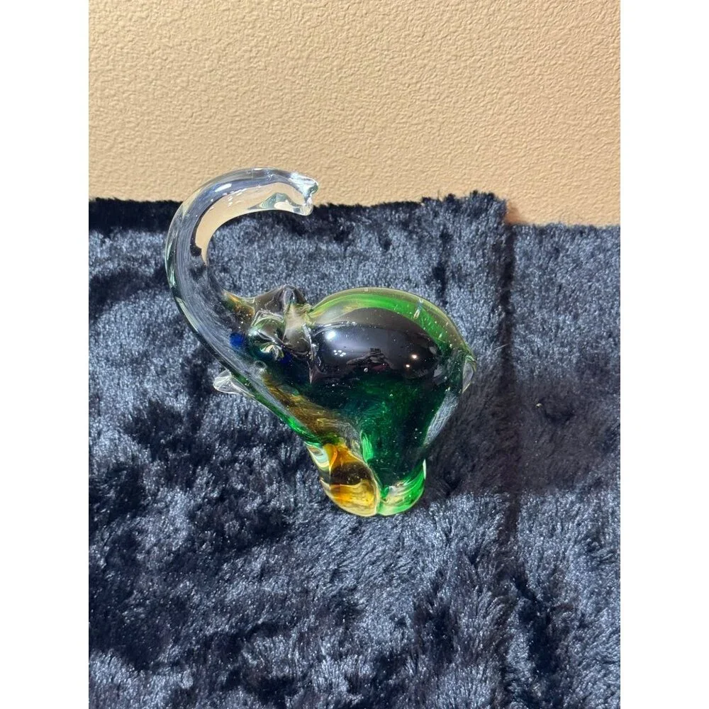 Vintage Glass Elephant Figurine10" Green & Amber Art Glass Decor - Picture 9 of 11